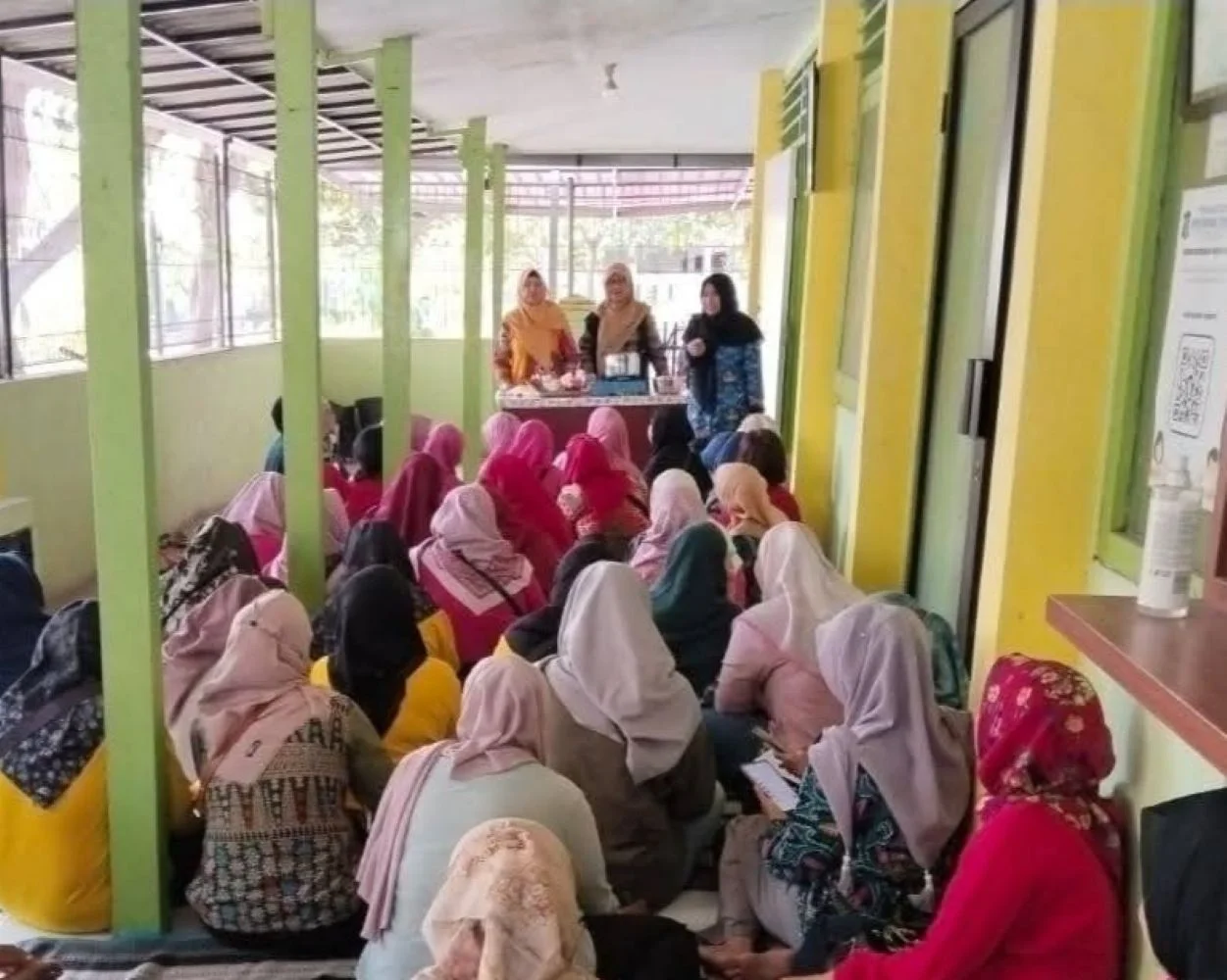 Edukasi olahan ikan dan sayur Puskesmas Sidosermo bersama Lakon Iwak foto 2
